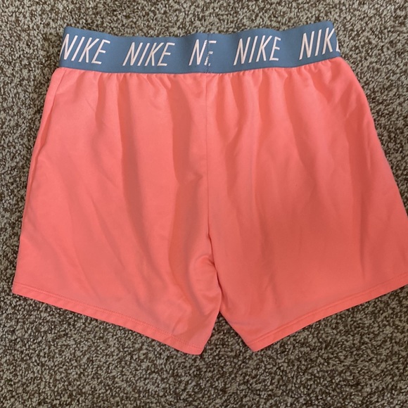 Girls XL Nike shorts - Picture 3 of 6
